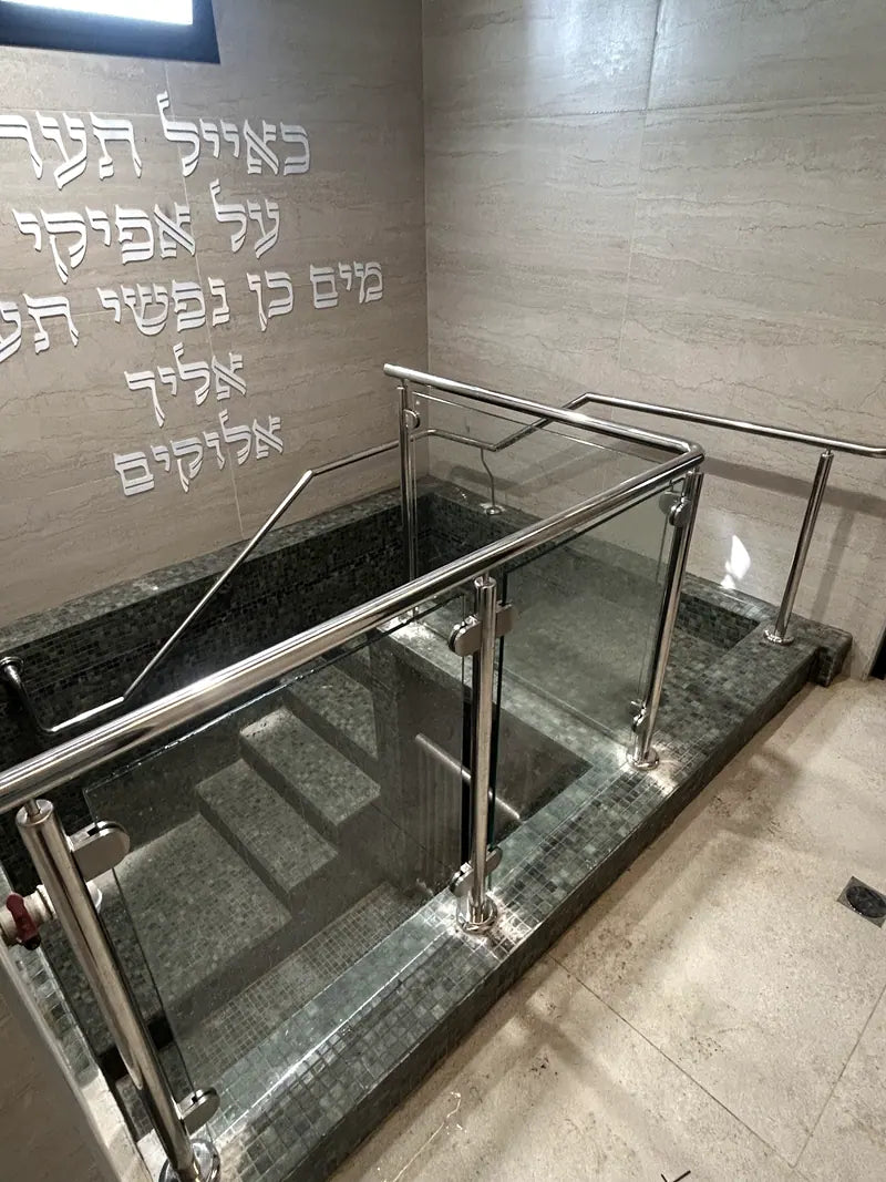 מעקה מדרגות נירוסטה — עבודת נירוסטה של נירוסטה מונטנה